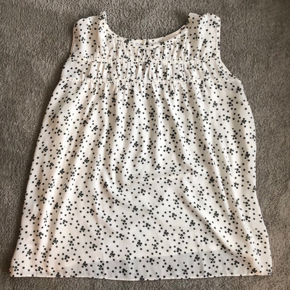 EUC Pretty White LOFT Shell